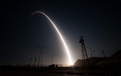 США провели новое испытание ядерной ракеты - (видео)