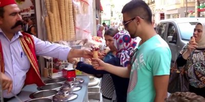 Турки призвали россиян не есть на улице в Рамадан