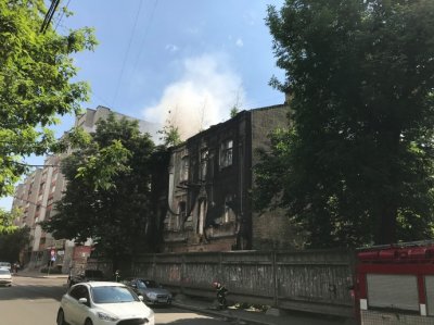 В центре Киева сгорел исторический дом - «Новороссия»