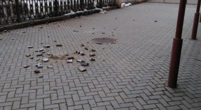 В центре Львова на женщину упал кусок фасада здания - «Новороссия»