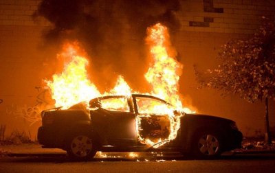 В Киеве ночью горели пять автомобилей - «Новороссия»