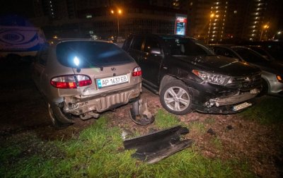 В Киеве пьяный водитель протаранил семь авто на стоянке - «Украина»
