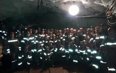 В родном городе Зеленского 150 шахтеров устроили забастовку под землей - «Новороссия»