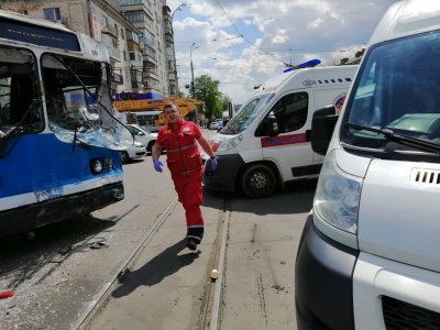 В Виннице лоб в лоб столкнулись трамвай и троллейбус – есть пострадавшие - «Новороссия»