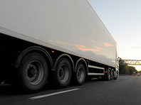 В России ввели ограничения на движение грузовиков по федеральным трассам в сильную жару - «Автоновости»