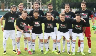 Игроки трех грузинских клубов вышли на матчи в антироссийских футболках - «Новороссия»