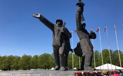 Латвийский полковник: С памятниками воюют только дикари - «Общество»