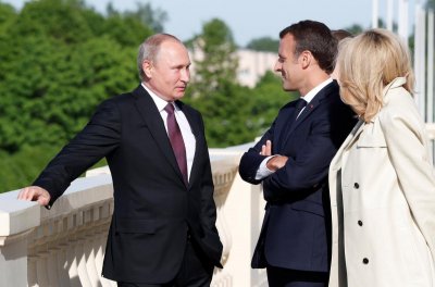 Макрон рассказал о намерении в ближайшее время встретиться с Путиным - «Новороссия»