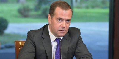 Медведев опять раскритиковал "Роскосмос"
