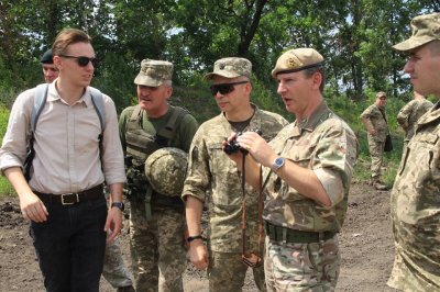 Начальник штаба британской пехоты прибыл с инспекцией на позиции ВСУ в Донбассе - «Новороссия»