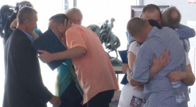 Переданные Медведчуку пленные прибыли в Киев - «Новороссия»