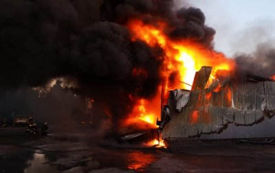 Пожар на складах под Киевом потушили - «Украина»