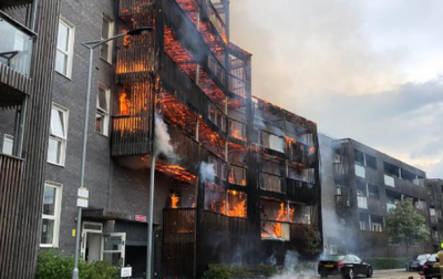 При пожаре в Лондоне сгорели два десятка квартир - (видео)