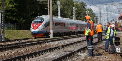 Свыше 40 поездов между Москвой и Петербургом задержали из-за украденного кабеля