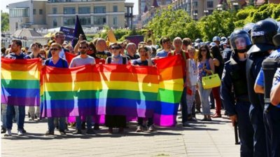 В Киеве прошел гей-парад с участием украинских военнослужащих - «Новороссия»