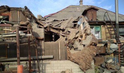 В Коминтерново повреждены три дома и хозпостройка после украинских обстрелов - «Новороссия»