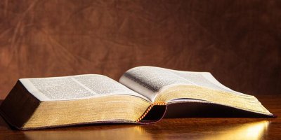 В РПЦ предложили изучать священные писания на уроках литературы