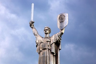 Вятрович хочет демонтировать советский герб с памятника «Родина-мать» в Киеве - «Новороссия»
