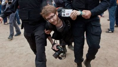 За текущий год на Украине зафиксировано 39 нападений на журналистов и активистов - «Новороссия»