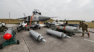 Авиация ВСУ отработала удары с воздуха самонаводящимися ракетами — видео - «Новороссия»