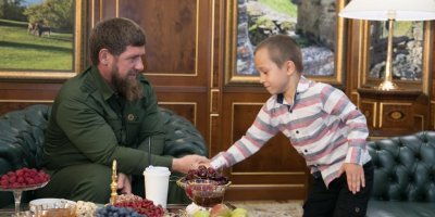 Кадыров пополнил штат своих охранников шестилетним мальчиком
