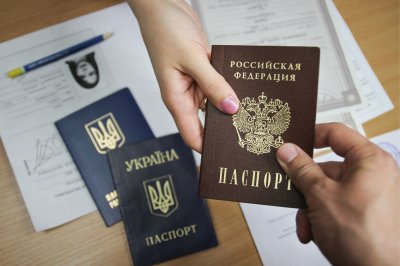Киев введет санкции против жителей Донбасса, получивших российские паспорта - «Новороссия»