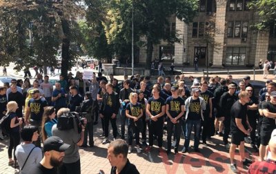 В Киеве продолжаются акции нацистов из-за сорванного телемоста Россия-Украина - «Новороссия»