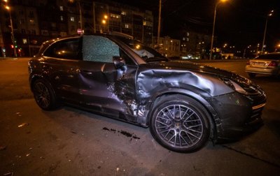 В Киеве водитель такси Uber влетел в Porsche - «Украина»