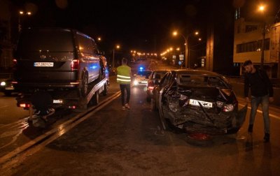 В Киеве Volkswagen протаранил два авто во время оформления ДТП - «Украина»