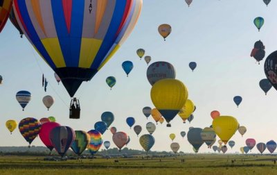 Во Франции проходит фестиваль воздушных шаров - (видео)