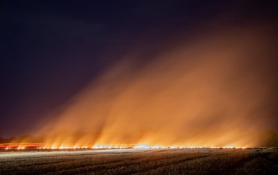 Возле Днепра на поле произошел крупный пожар - (видео)