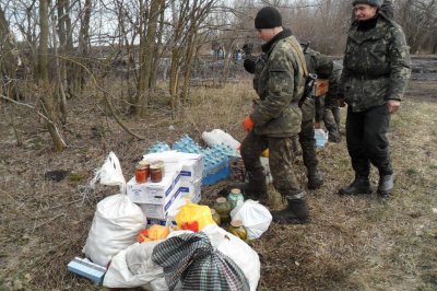 Боевики ВСУ в Донбассе грабят пасеки и продают ГСМ мирным жителям - «Новороссия»