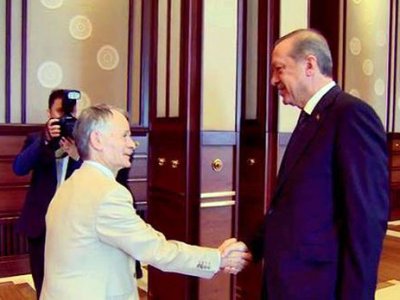 «Меджлисовец»*: Джемилев настолько авторитетный, что курит при Эрдогане - «Новороссия»