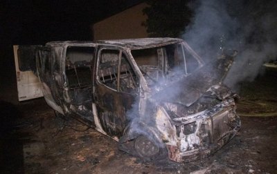 Ночью в Киеве сгорел микроавтобус - «Украина»
