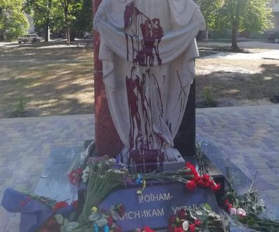 Под Житомиром неизвестные осквернили памятник погибшим боевикам «АТО» - «Новороссия»