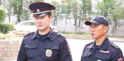 Полицейские спасли пассажиров загоревшегося автобуса в Улан-Удэ