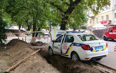 Полицейский умер за рулем авто в Киеве - «Украина»