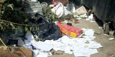 Работники "Почты России" выбросили десятки писем и посылок на свалку