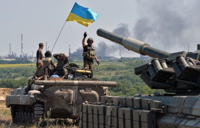 Срочно: ВСУ обстреляли из танков жилые дома в селе Коминтерново на юге ДНР - «Новороссия»