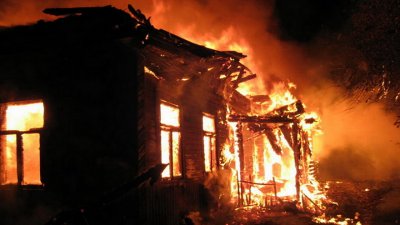 Украинские боевики обстреляли Зайцево на севере Горловки — горит дом - «Новороссия»