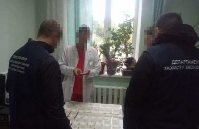 В Киеве полицейские задержали группировку онкологов-коррупционеров - «Новороссия»