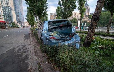 В Киеве таксист попал в ДТП из-за выбежавшего на дорогу пешехода - «Украина»