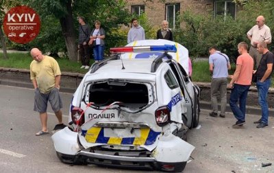 В Киеве внедорожник врезался в машину патрульных - «Украина»
