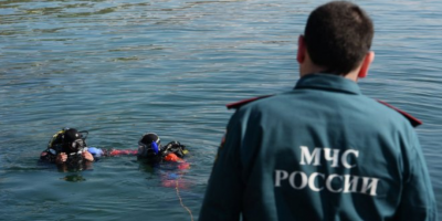 В Якутии родные утонувшего ребенка напали на спасателей
