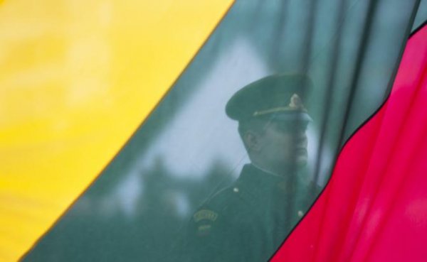 Россия и Литва меняются разведчиками, которых судили за шпионаж - «Политика»