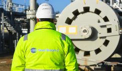 Запад напомнил Зеленскому, что в Донбассе Киев воюет с нищими стариками - «Политика»