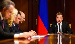 Битва башен Кремля: Силовики и либералы сделали Россию покорной слугой Запада - «Политика»