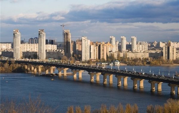 На мосту Патона в Киеве выявили аварийное проседание покрытия - «Украина»