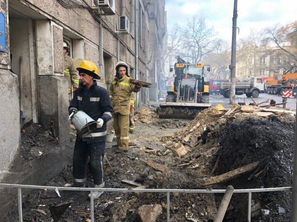 В Одессе под завалами сгоревшего колледжа остаются четыре тела - «Новороссия»