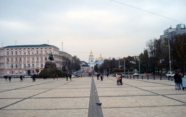 В центре Киева возобновили движение транспорта после праздников - «Украина»